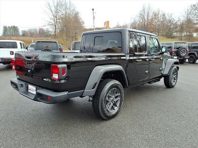 New 2026 Jeep Gladiator Sport
