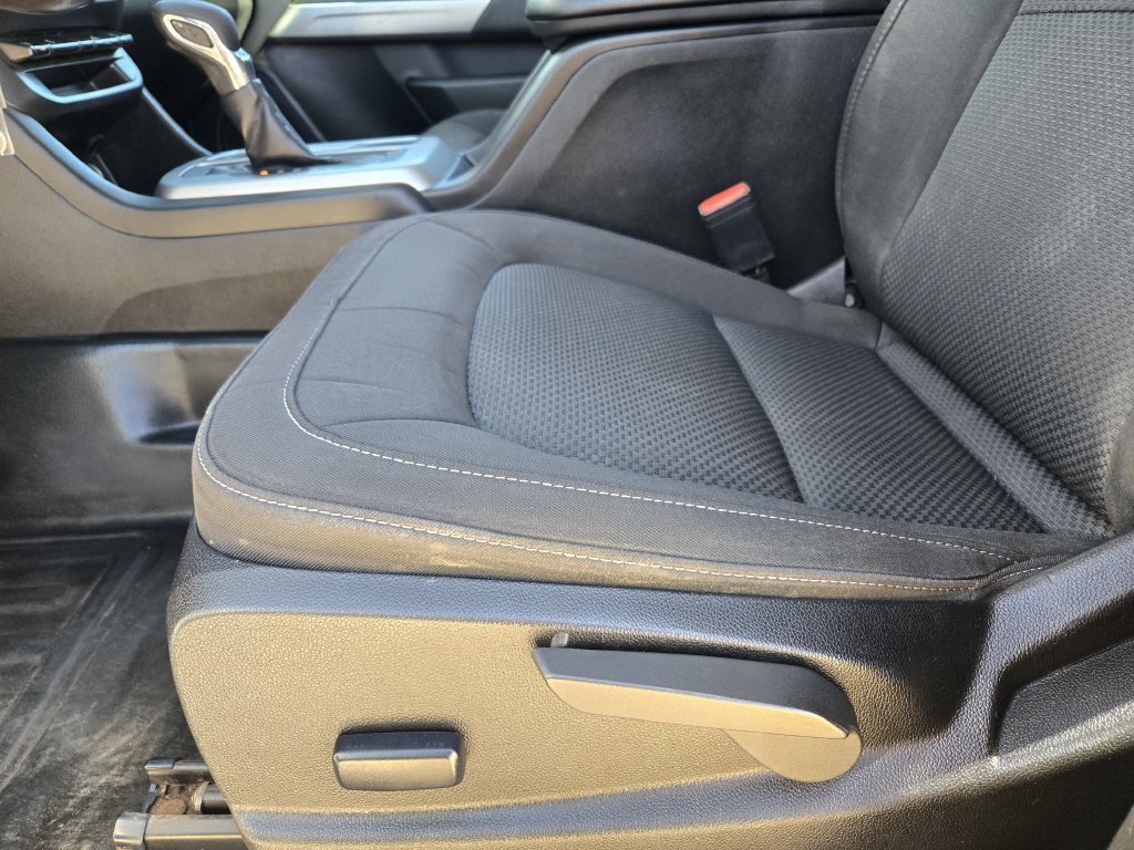 Used 2022 Chevrolet Colorado LT w/ Fleet Safety Package RWD image 24