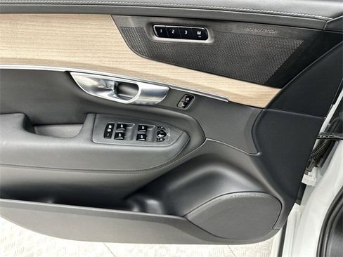 Used 2025 Volvo XC90 B6 Plus w/ Protection Package Premier image 13