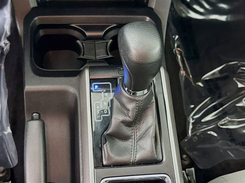 Used 2018 Toyota Tacoma SR5 image 22