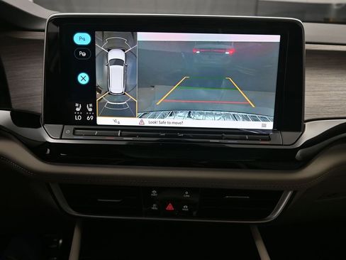 New 2026 Volkswagen Atlas SEL Premium R-Line AWD/4WD image 12