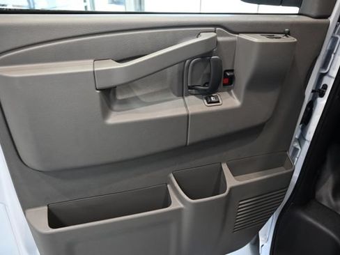 New 2026 GMC Savana 3500 w/ Driver Convenience Package RWD image 25