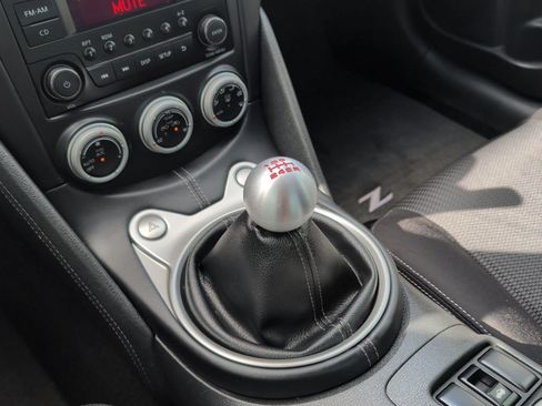 Used 2019 Nissan 370Z Coupe RWD image 17