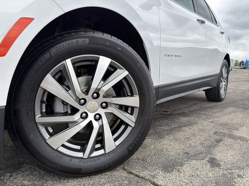 Used 2024 Chevrolet Equinox Premier AWD/4WD image 9