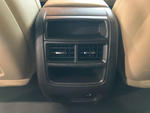 Used 2017 Cadillac XT5 FWD image 22