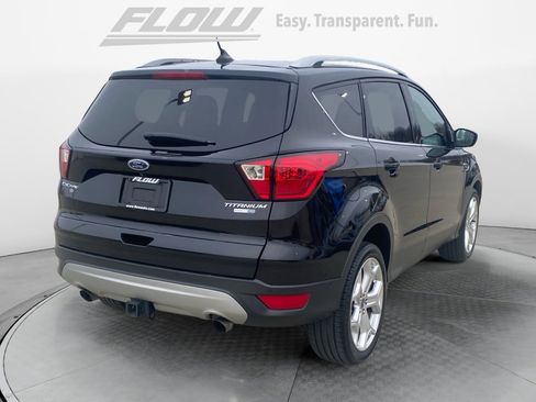 Used 2019 Ford Escape Titanium image 9