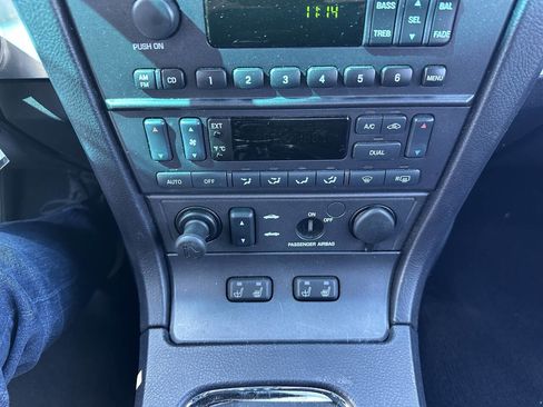 Used 2003 Ford Thunderbird image 14