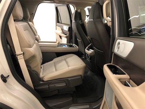 Used 2024 Lincoln Navigator Reserve image 39