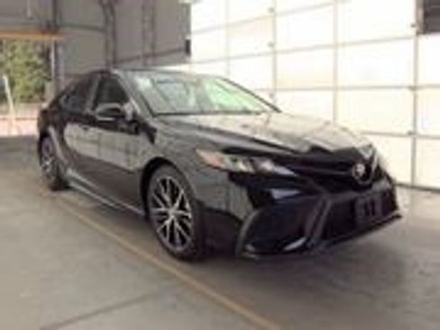 Used 2024 Toyota Camry SE FWD image 6