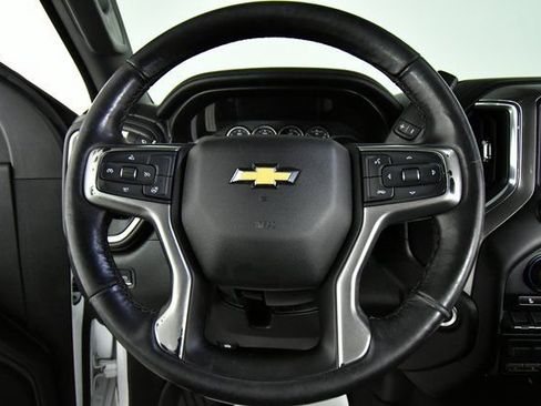 Used 2021 Chevrolet Silverado 3500 LTZ AWD/4WD image 2