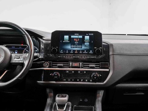 Used 2022 Nissan Pathfinder SL FWD image 13