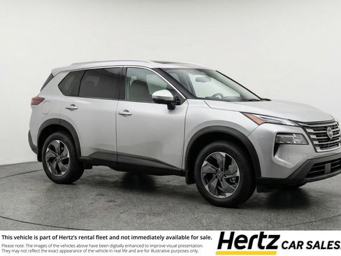 Used 2025 Nissan Rogue SV image 1