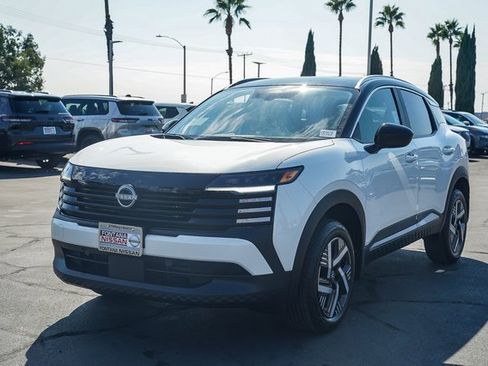 New 2026 Nissan Kicks SV image 4