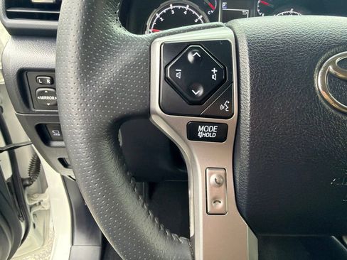 Used 2022 Toyota 4Runner Limited AWD/4WD image 18