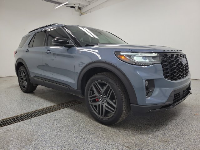 Used 2025 Ford Explorer ST-Line w/ Premium Package AWD/4WD image 2