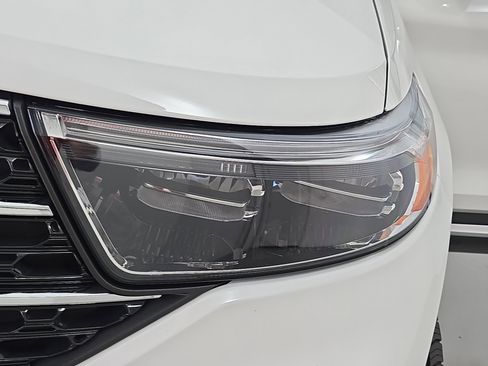 Used 2023 Ford Explorer XLT w/ Equipment Group 202A image 32