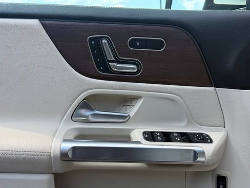 Used 2023 Mercedes-Benz GLB 250 4MATIC image 20