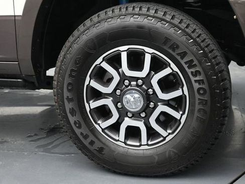 Used 2024 RAM 2500 Limited w/ Towing Technology Group AWD/4WD image 37