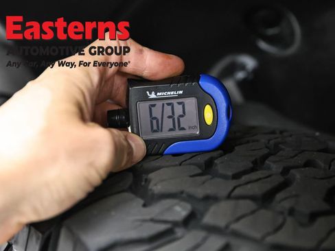 Used 2024 Jeep Wrangler Unlimited AWD/4WD image 28
