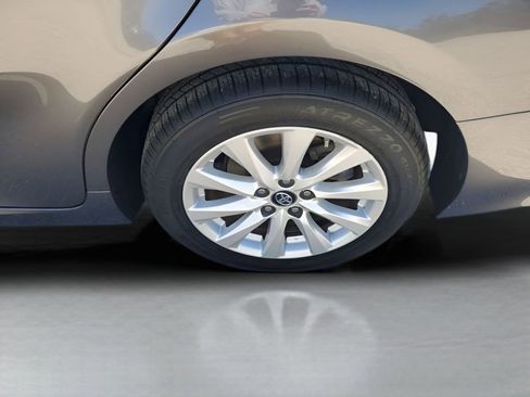 Used 2019 Toyota Camry LE image 20