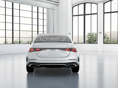 Used 2025 Mercedes-Benz E 350 4MATIC Sedan image 25