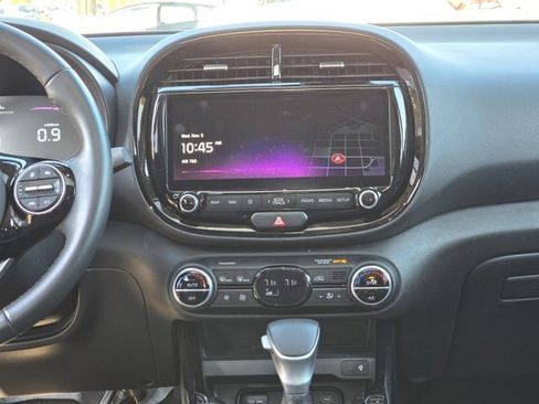 Used 2024 Kia Soul EX image 23