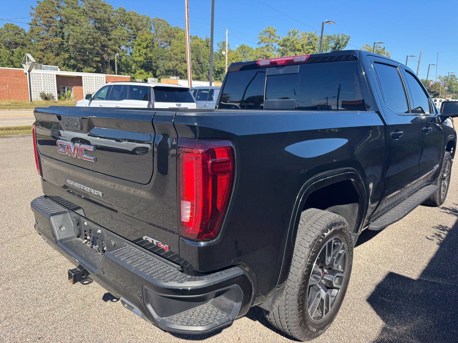Certified 2026 GMC Sierra 1500 AT4 w/ AT4 Premium Package AWD/4WD image 17