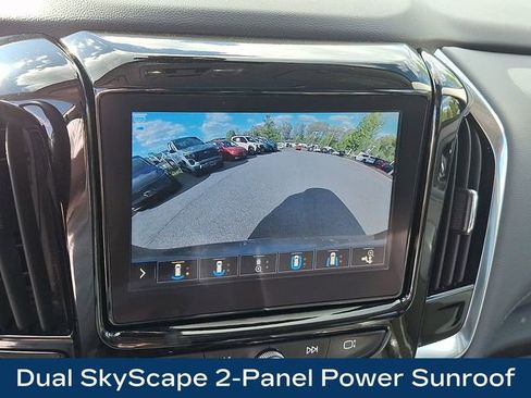 Used 2021 Chevrolet Traverse Premier AWD/4WD image 12