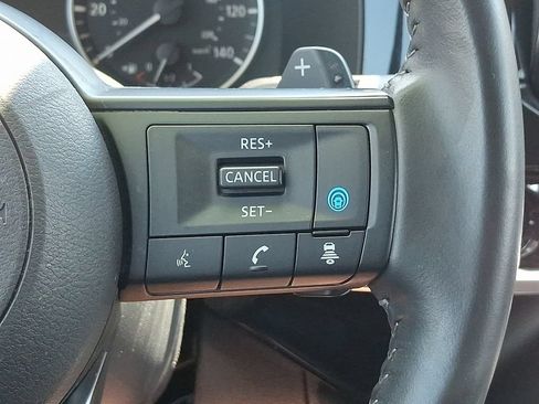 Used 2025 Nissan Pathfinder SV AWD/4WD image 23
