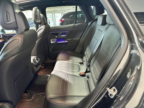 Used 2025 Mercedes-Benz GLC 300 4MATIC image 13
