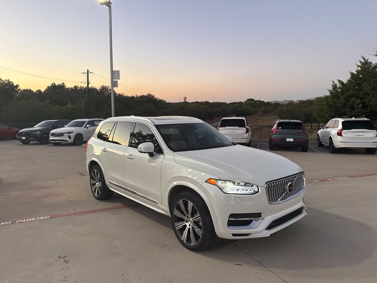 Used 2024 Volvo XC90 T8 Ultimate w/ Protection Package Premier AWD/4WD image 5