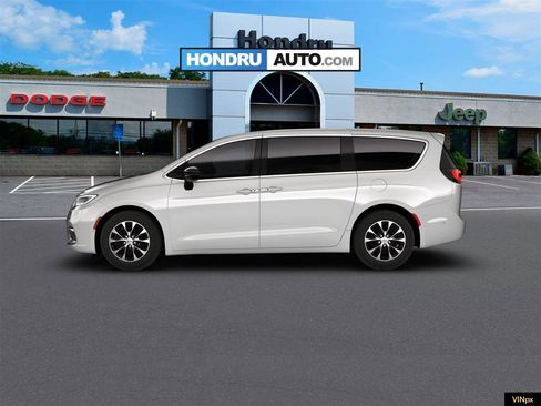 New 2026 Chrysler Pacifica Select image 3