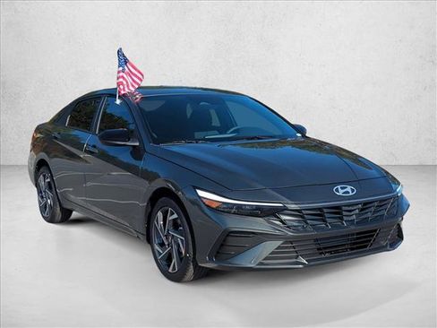 Certified 2025 Hyundai Elantra Sport w/ Cargo Package image 7