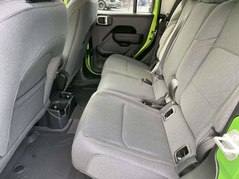 New 2025 Jeep Gladiator Sport image 30