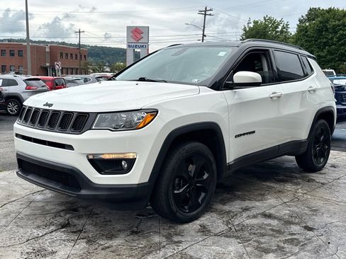Used 2018 Jeep Compass Latitude w/ Popular Equipment Group AWD/4WD image 5