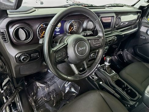 Used 2020 Jeep Wrangler Unlimited Sport image 17