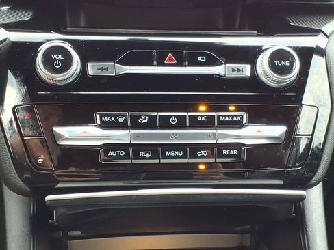 Used 2023 Ford Explorer ST-Line AWD/4WD image 17