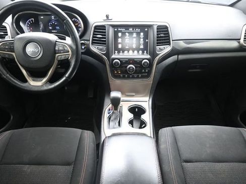 Used 2017 Jeep Grand Cherokee Laredo AWD/4WD image 21