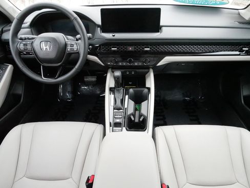 Certified 2025 Honda Accord EX-L image 10