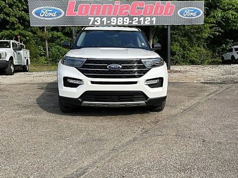 Used 2023 Ford Explorer XLT w/ Equipment Group 202A AWD/4WD image 2