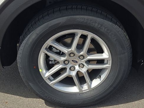 New 2026 Ford Explorer Active image 7