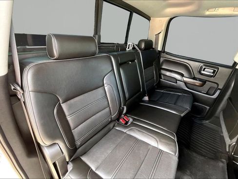 Used 2018 GMC Sierra 2500 Denali w/ Duramax Plus Package AWD/4WD image 28