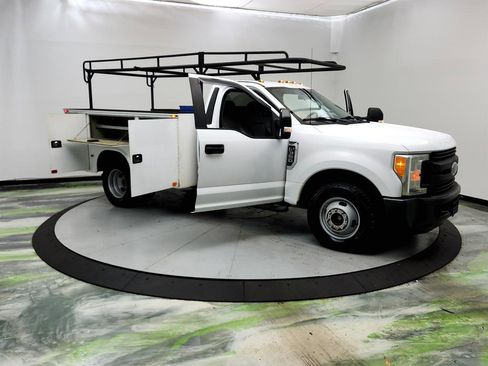 Used 2017 Ford F350 XL w/ Power Equipment Group image 10