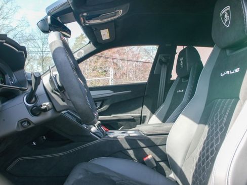 Used 2023 Lamborghini Urus Performante image 16