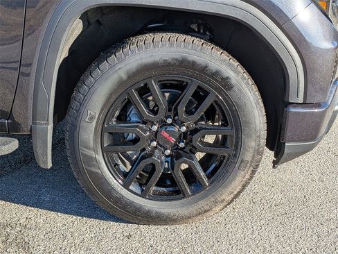 Used 2025 GMC Sierra 1500 Elevation w/ Preferred Package image 12