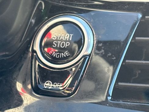 Used 2019 BMW 540i w/ Convenience Package image 2