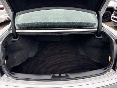 Used 2020 Chrysler 300 Limited RWD image 10