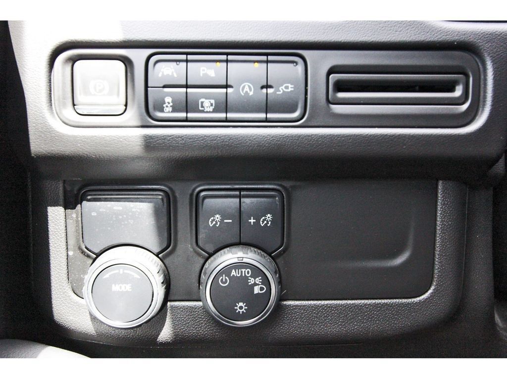 Used 2022 Chevrolet Tahoe LT w/ LT Signature Plus Package RWD image 22