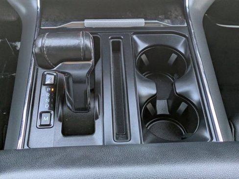 Used 2022 Ford F150 Lariat w/ Trailer Tow Package image 16