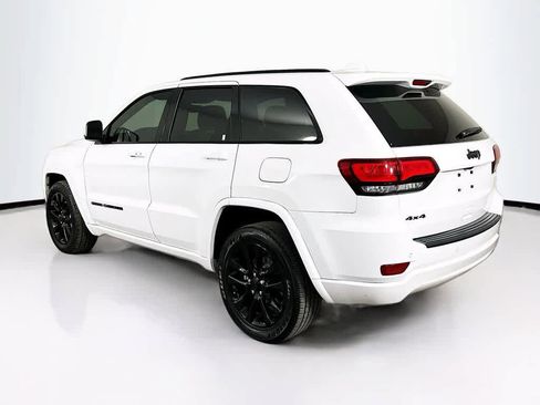 Used 2020 Jeep Grand Cherokee Altitude image 4